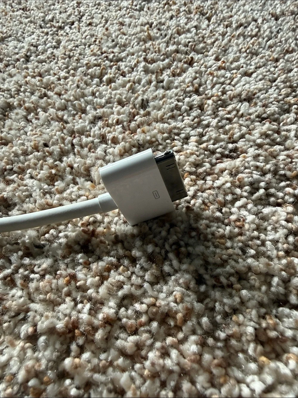 Apple Composite AV Cable with White Connector Cords for older iPods & iPhone